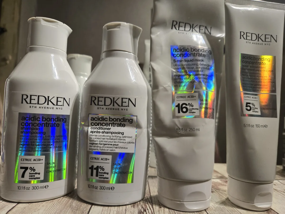 Redken Acidic Bonding Concentrate Shampoo - review image