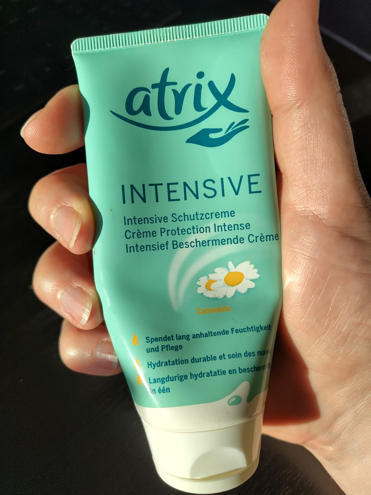 Atrix Intensive Beschermende Handcreme Tube - 12x100ml - Voordeelverpakking - review image