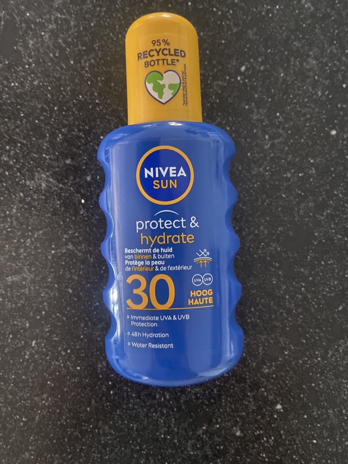 3x Nivea Sun spray Protect & Hydrate zonnebrand - SPF 30 - 3 x 200ml - review image