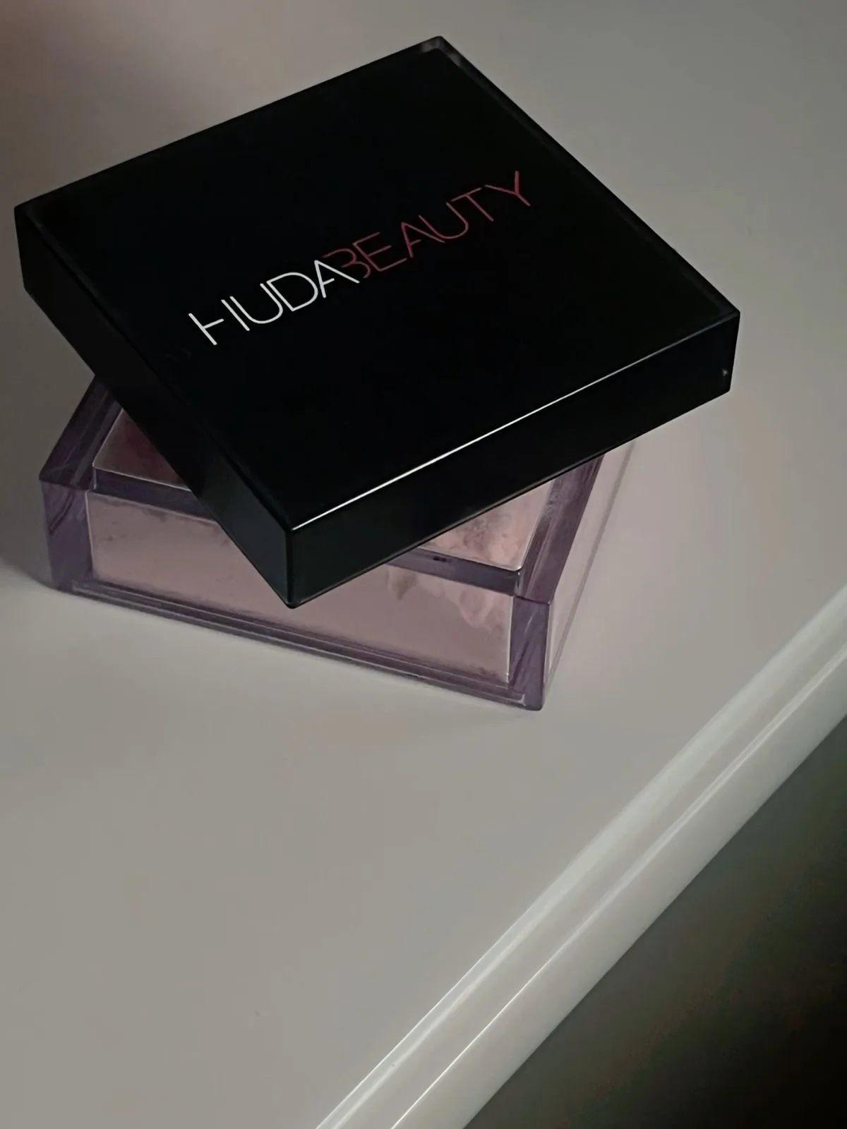 Huda Beauty Loose Powder Huda Beauty - BABY BAKE Poeder Kunafa - review image