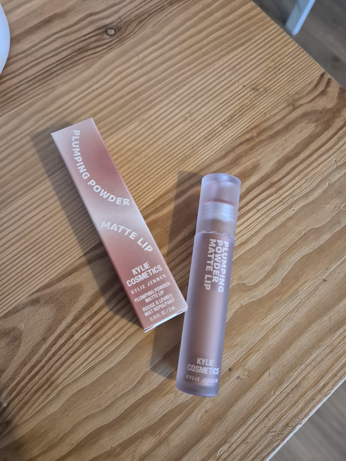 KYLIE COSMETICS Plumping Powder Matte Lip - review image