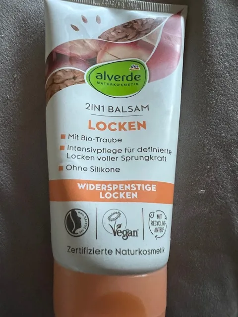 alverde NATURKOSMETIK 2in1 Balsem Krullen Biologisch Lijnzaad - Druif, 150 ml - review image