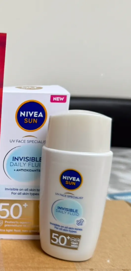 NIVEA SUN UV FACE SPECIALIST Invisible Daily Fluid SPF 50+ - review image