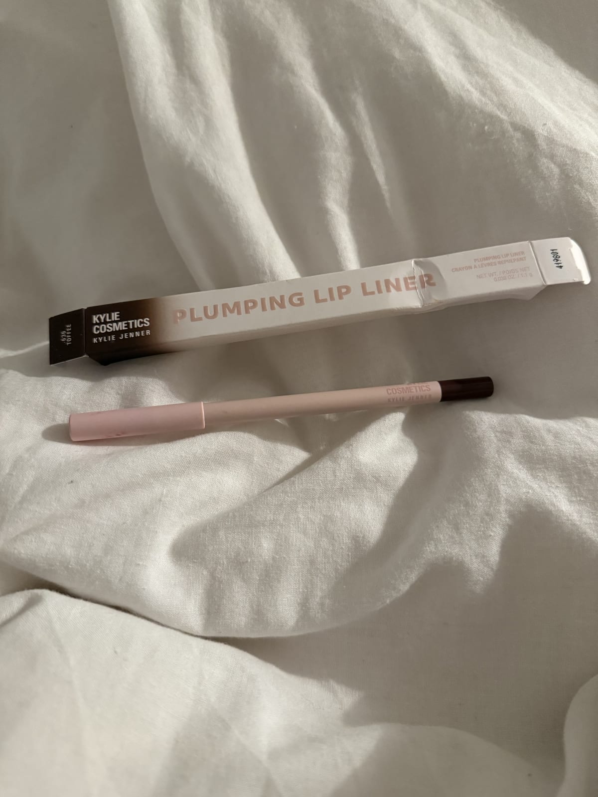 KYLIE COSMETICS Plumping Lip Liner - review image