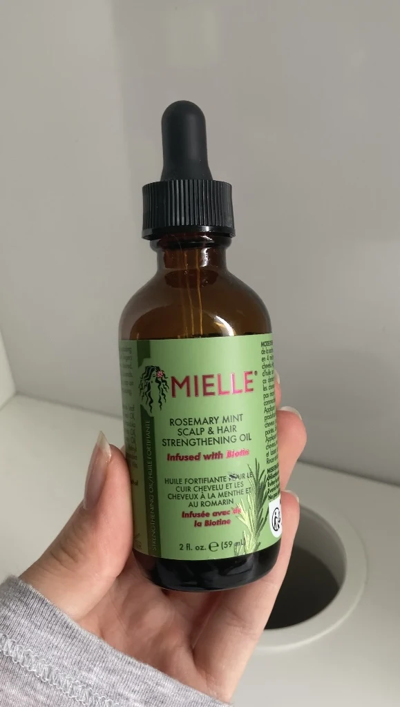 Mielle Organics Rosemary Mint Scalp & Hair Strengthening Oil - review image