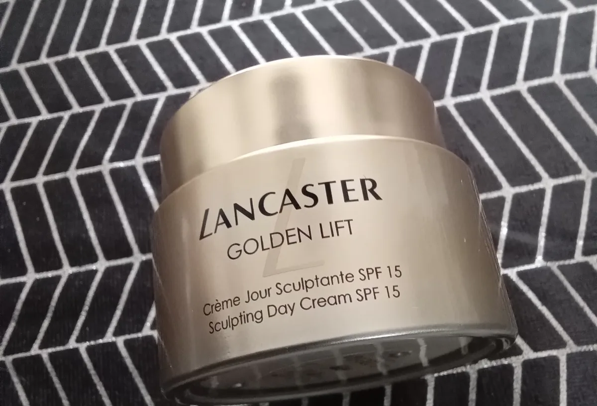 Lancaster Golden Lift Sculpting Day Cream SPF15 - review image