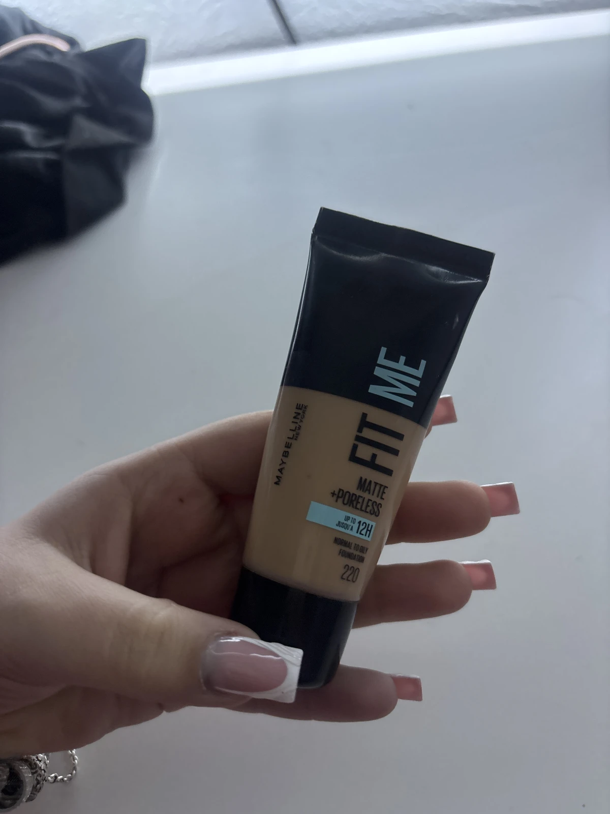 Crème Make-up Basis Maybelline Fit Me Poreless Nº 220 30 ml - review image