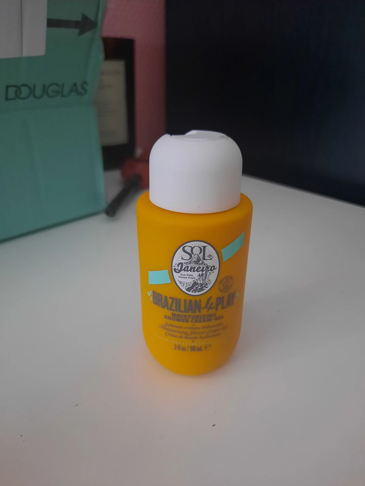 Sol de Janeiro Brazilian 4 Play Moisturizing Shower Cream Gel - review image