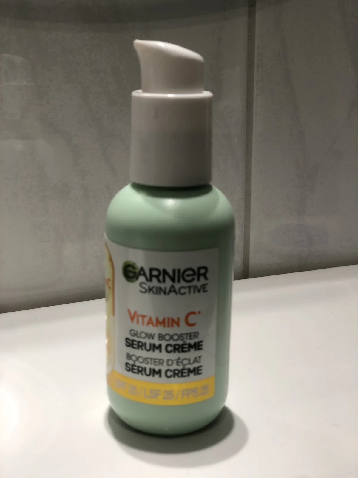 Garnier SkinActive Serum Cream met Vitamine C* en SPF25 - 50ml - review image