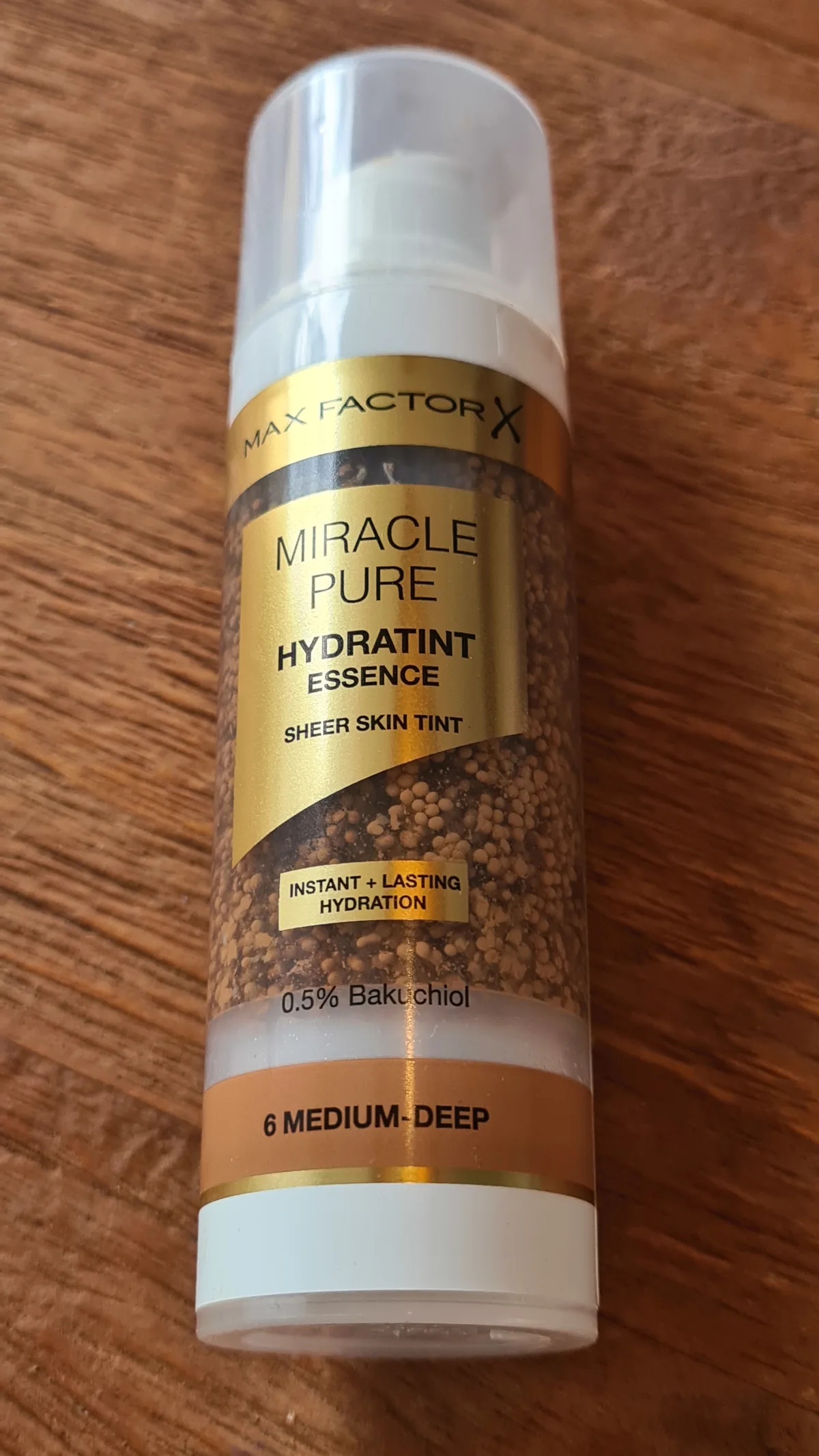 Hydratint Essence Foundation - review image