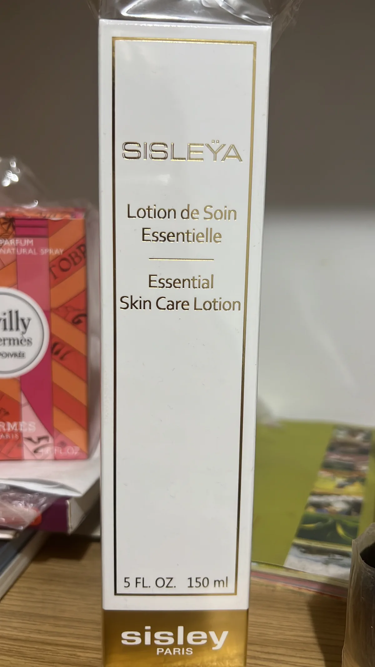 Sisley Sisleÿa L'Intégral Anti-Âge Lotion De Soin Essentielle - review image