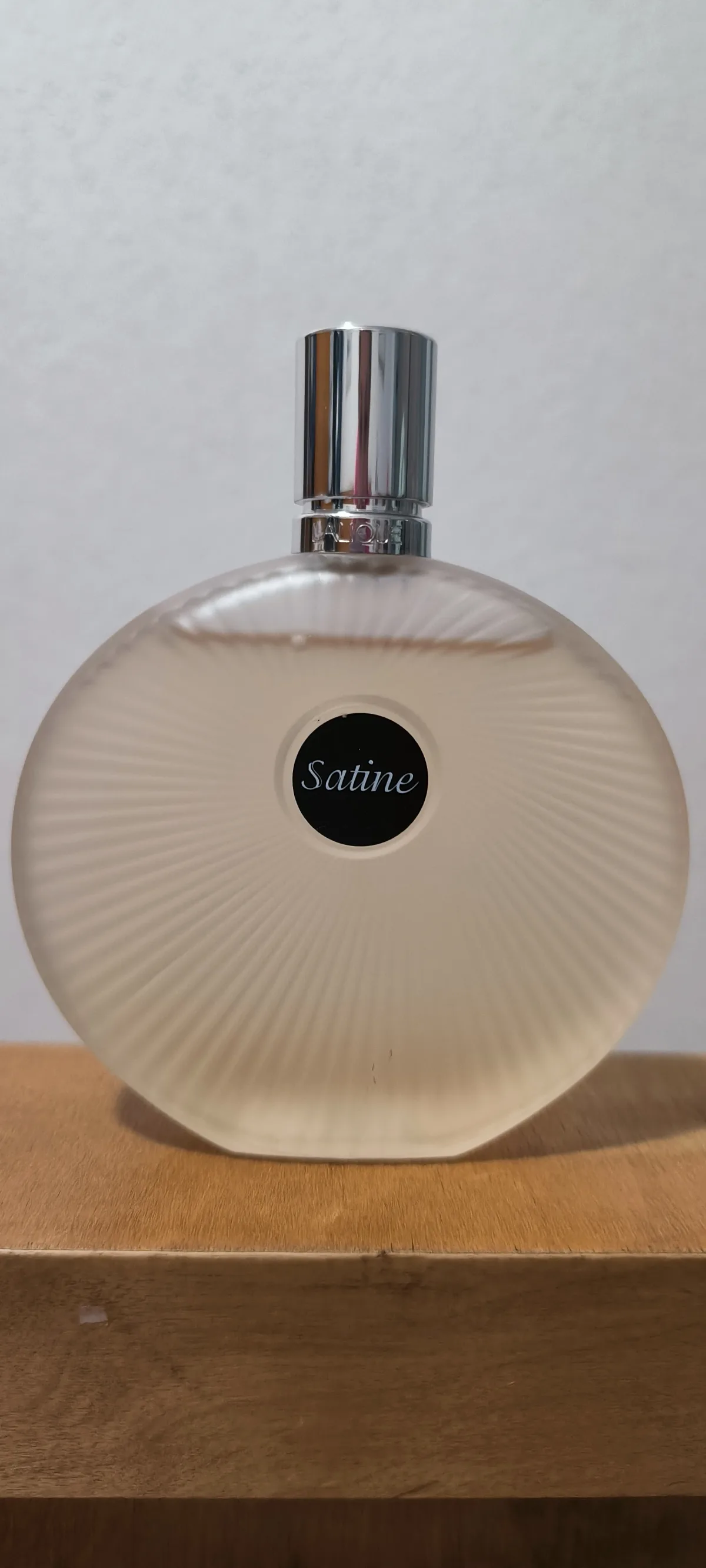 Lalique Satine Eau de Parfum Spray  ml - review image