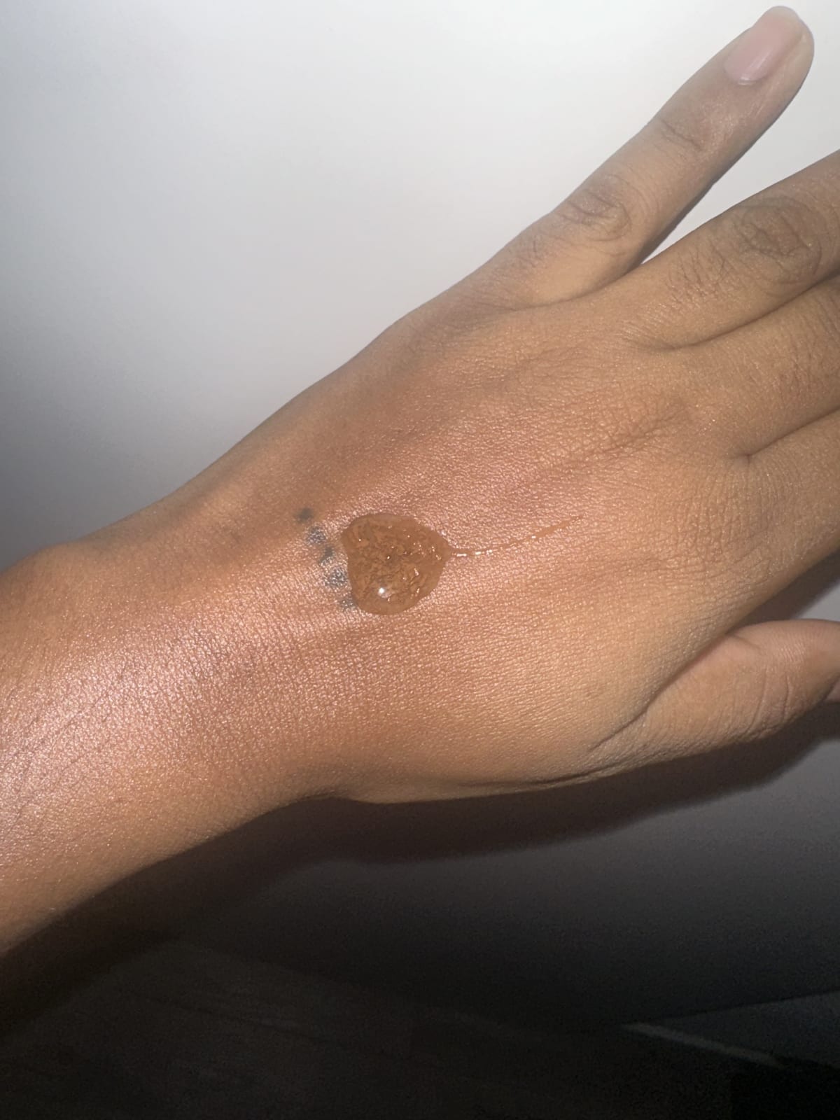 Hydratint Essence Foundation - review image