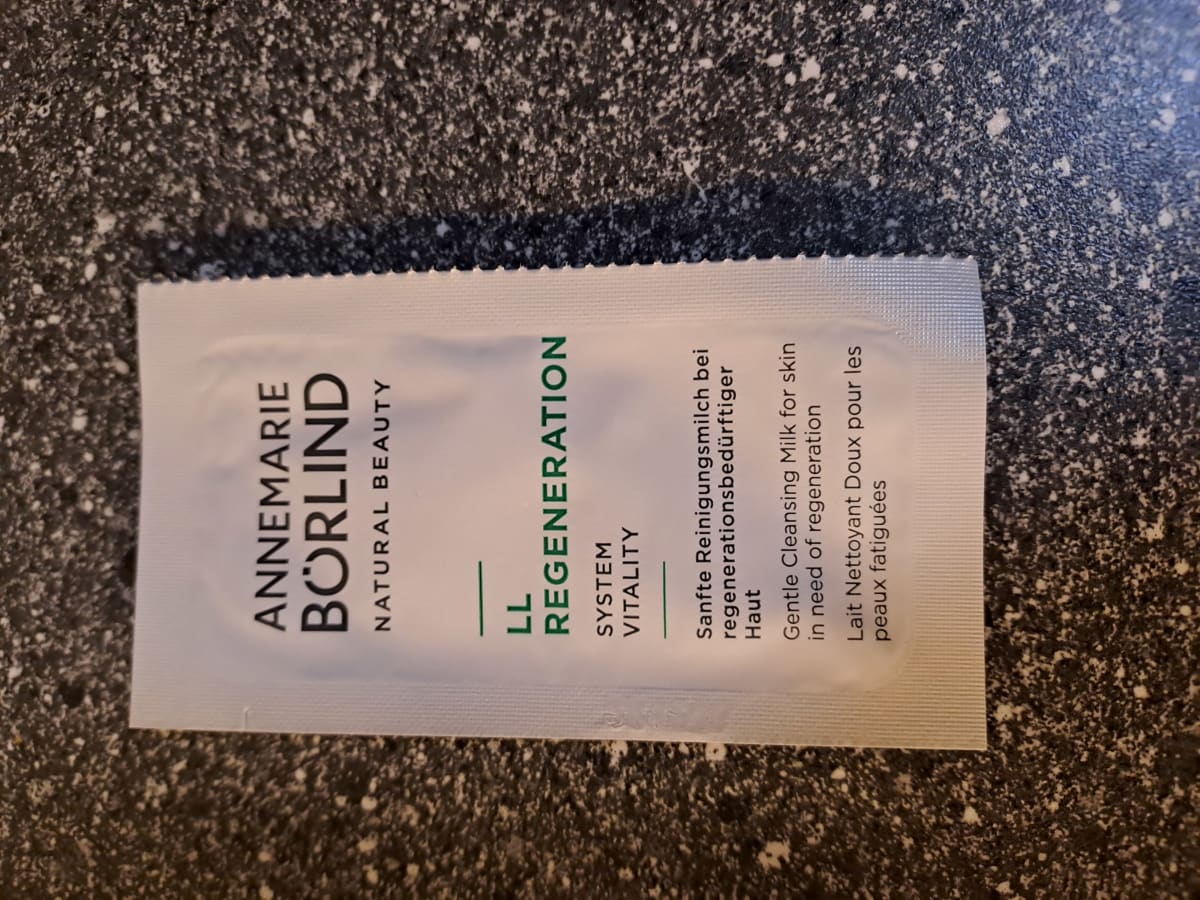 Annemarie Borlind LL Regeneration Gentle Cleansing Milk - review image