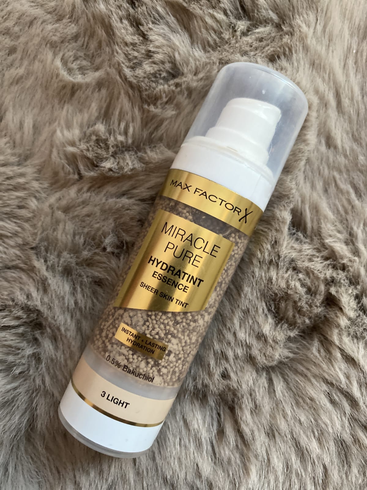 Hydratint Essence Foundation - review image