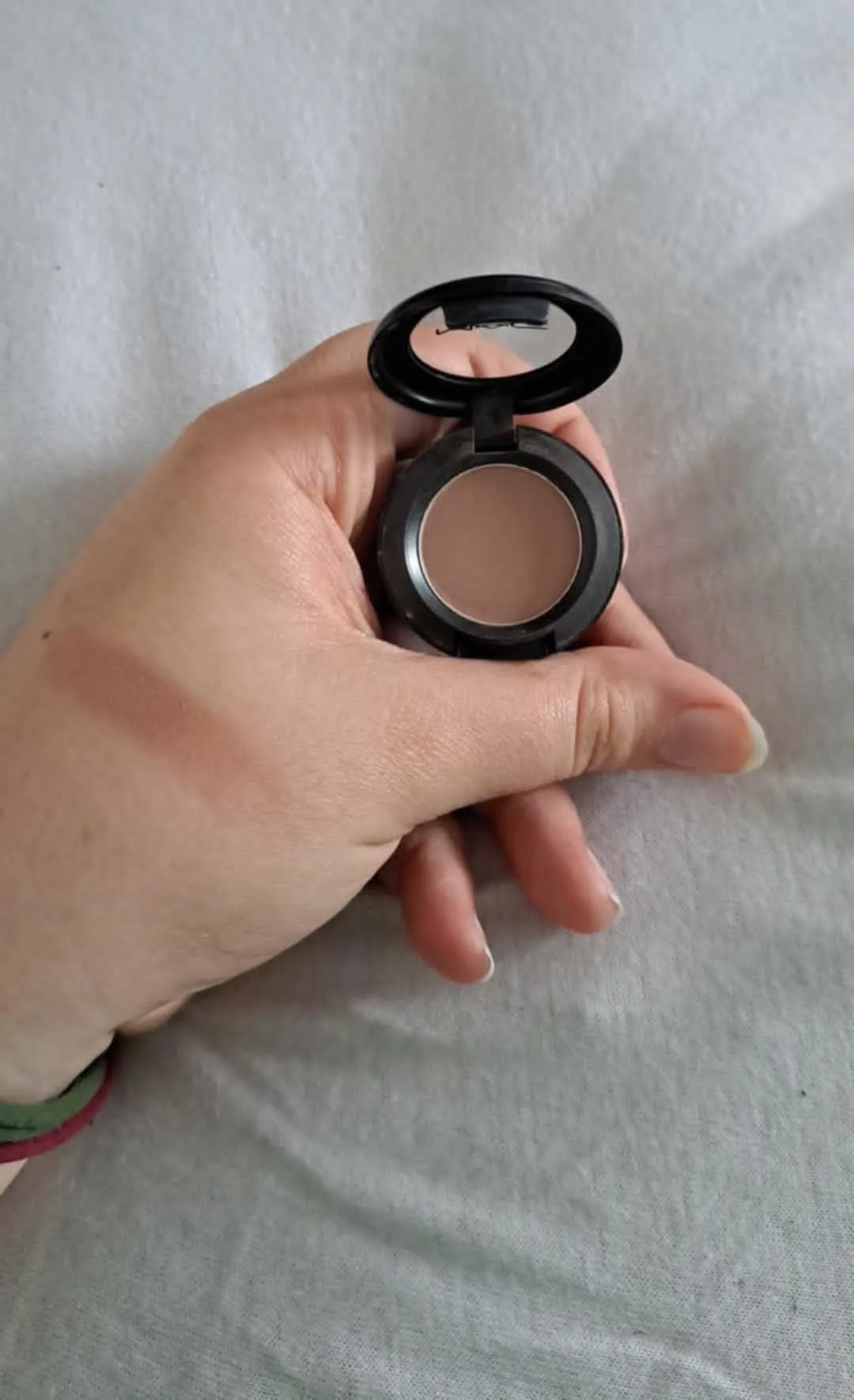 MAC Small Eyeshadow - review image