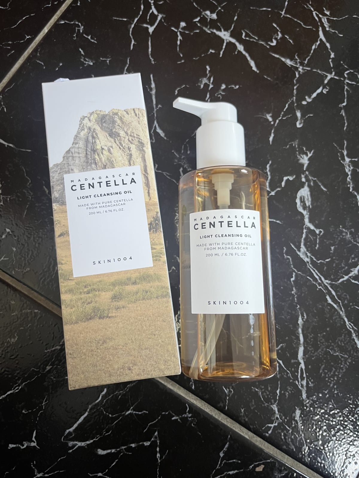 Skin1004 Madagascar Centella Light Cleansing Oil 200 ml - review image