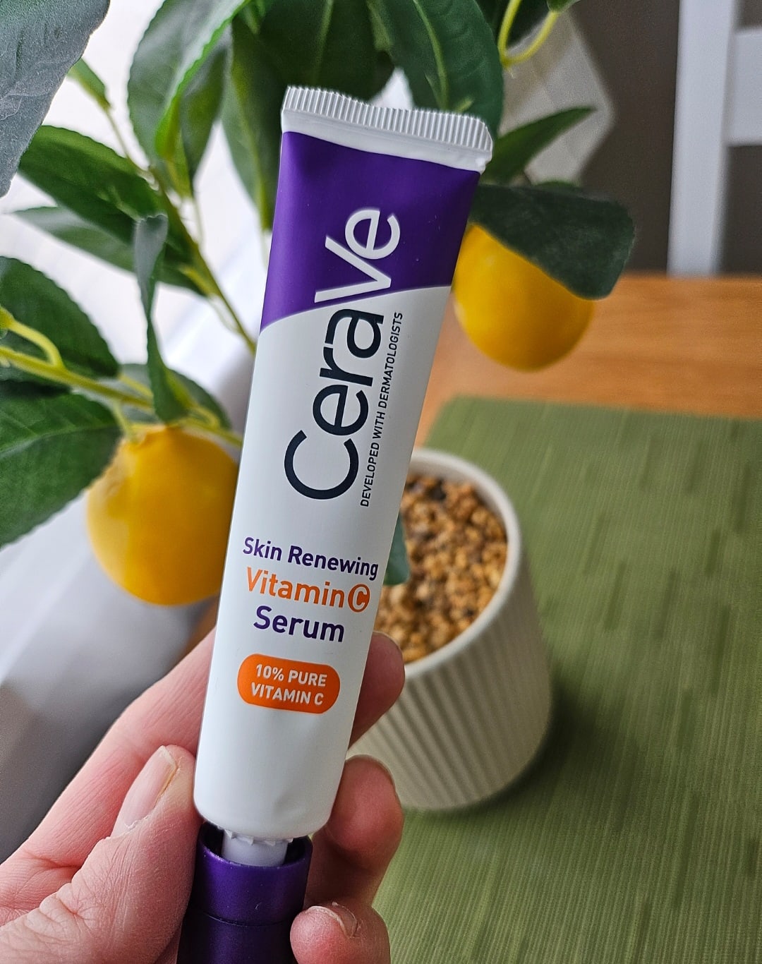 Cerave Vitamine C serum-Hyaluronzuur-serum voor gezicht-pigmentvlekken verwijderen - review image