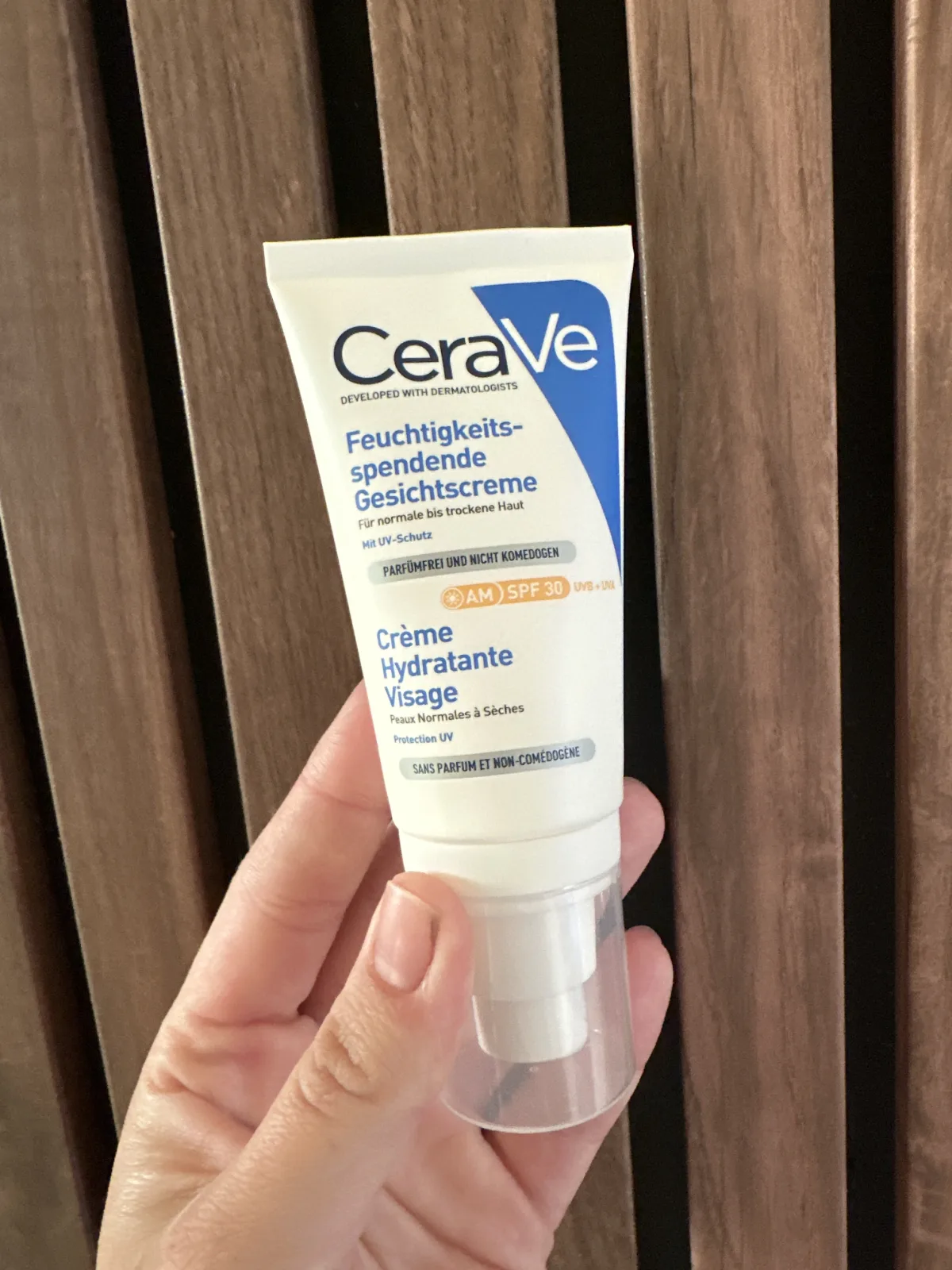 CeraVe hydraterende crème with SPF 30 Licht-Gewicht - Zonnebrandcrème - Gezichtscrème - review image