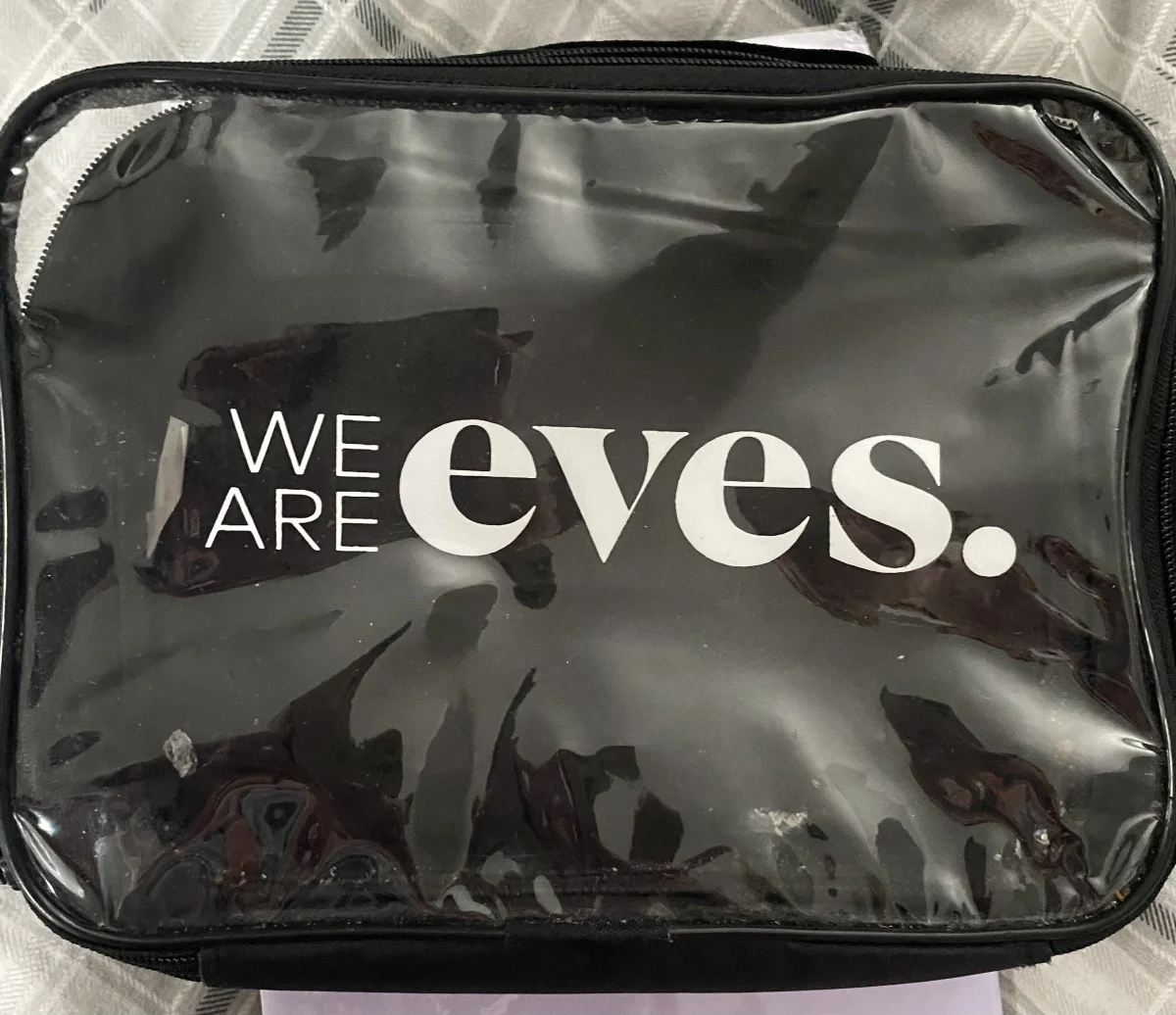 We Are Eves Beauty Bag - review image