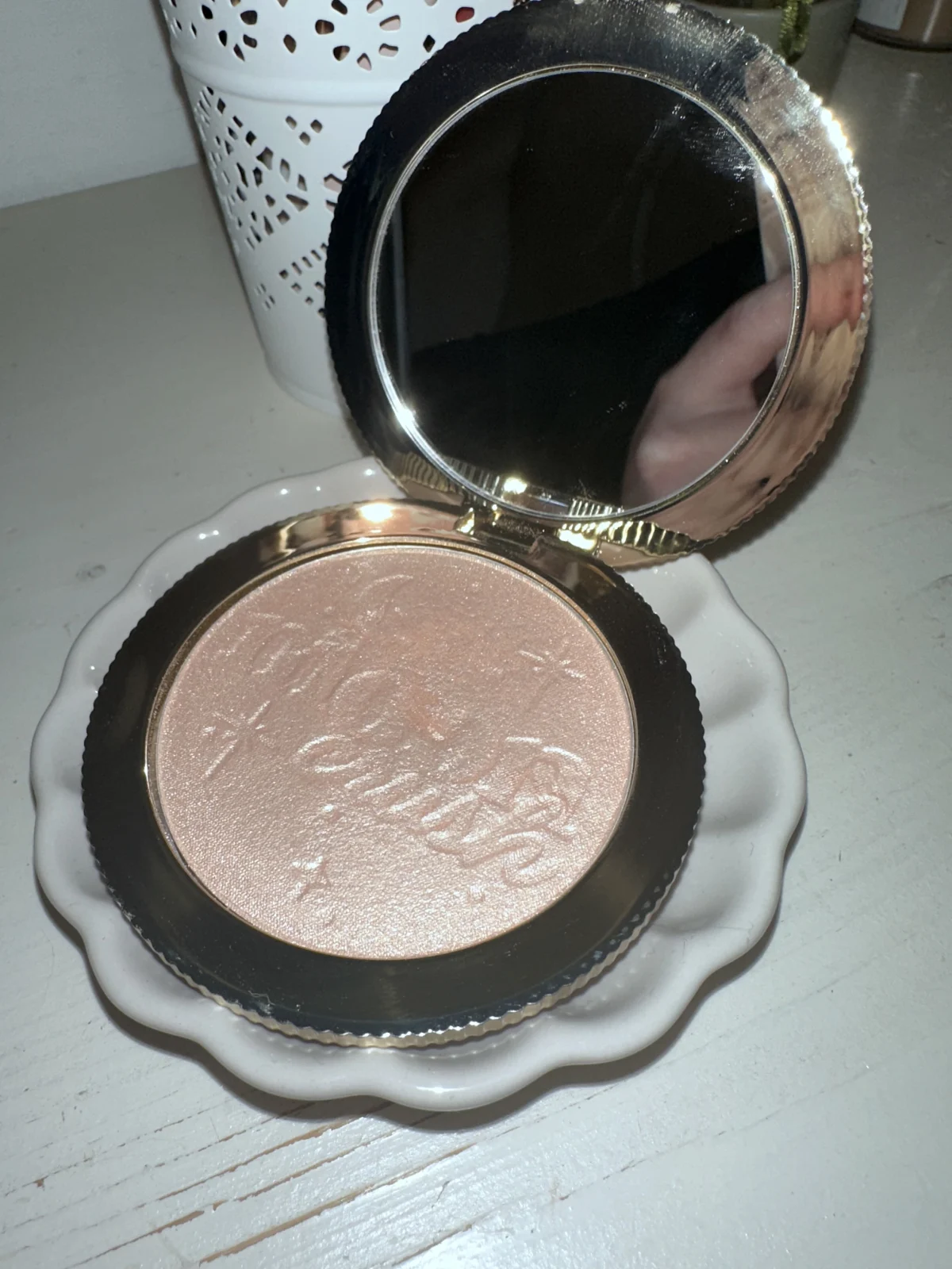 Too Faced Cosmic Crush Moon Crush Highlighter - review image