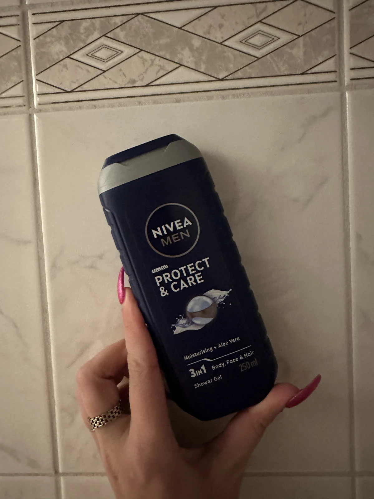 NIVEA MEN Protect & Care Showergel 250 ml - review image