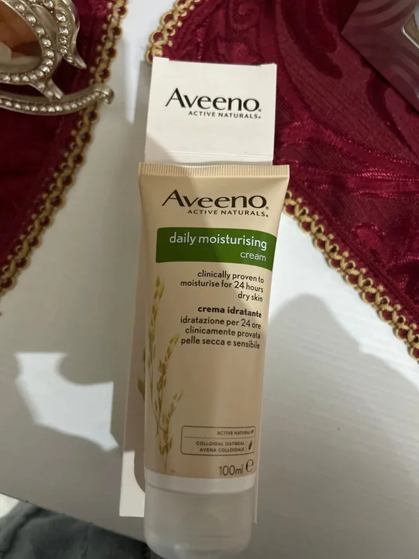 Aveeno Daily Moisturizing Lotion - 200 ml (voor droge huid) - review image