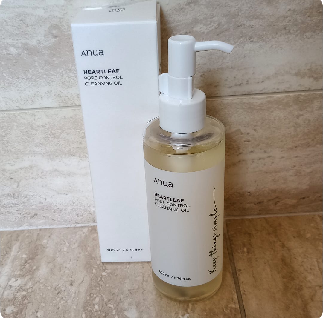 Anua Heartleaf Pore Control Cleansing Oil - review image