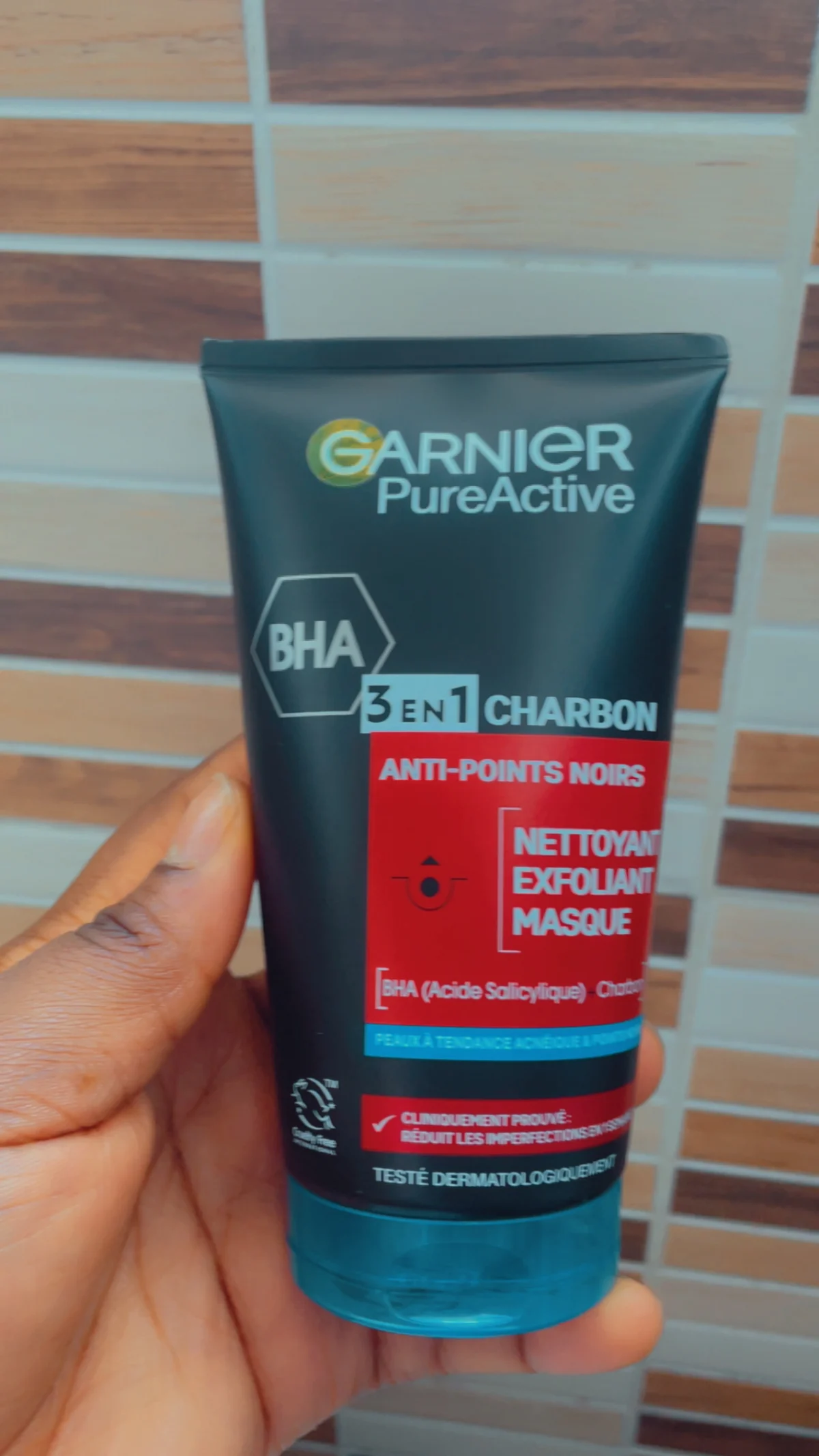 Garnier - Pure Score Intensive Charcoal 3In1 Face Wash 150Ml - review image
