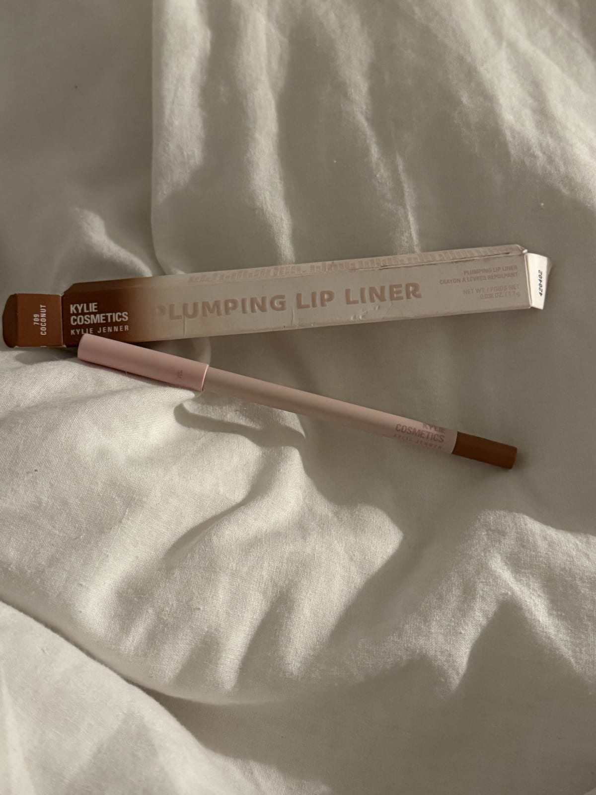 KYLIE COSMETICS Plumping Lip Liner - review image