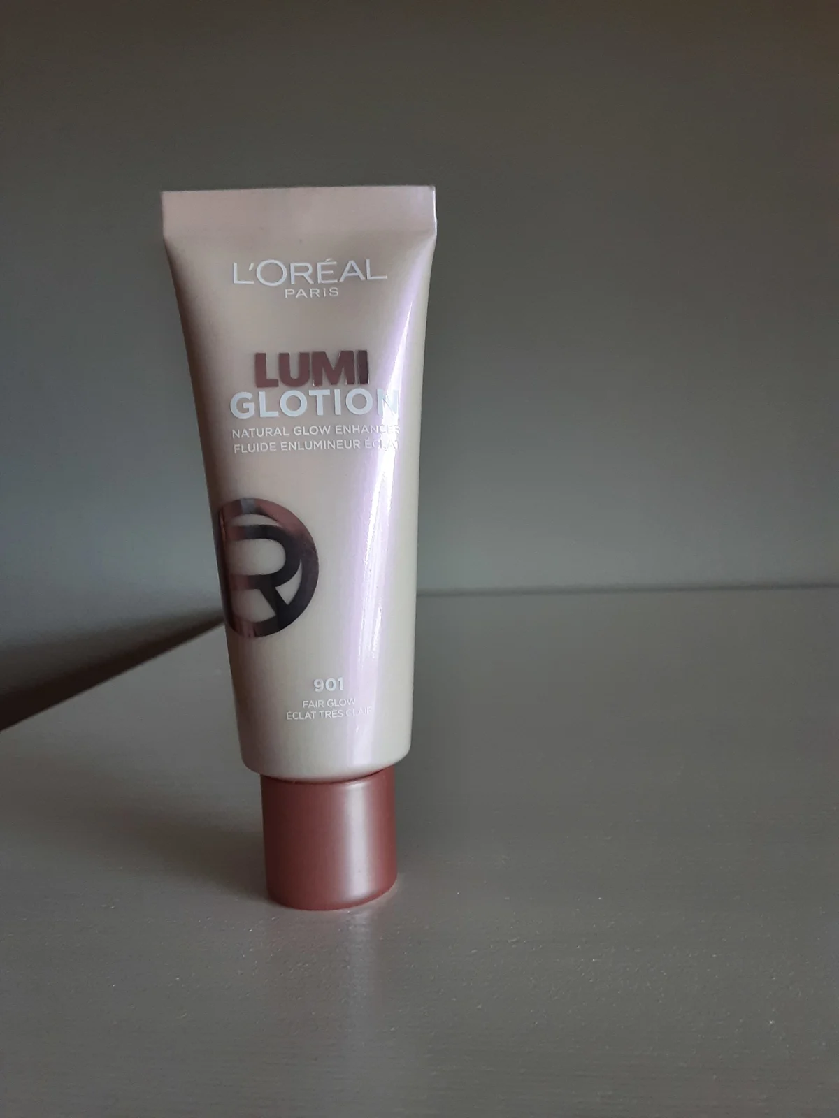 L'Oréal Paris Paradise Lumi Glotion (Various Shades) - 901 Fair Glow - review image