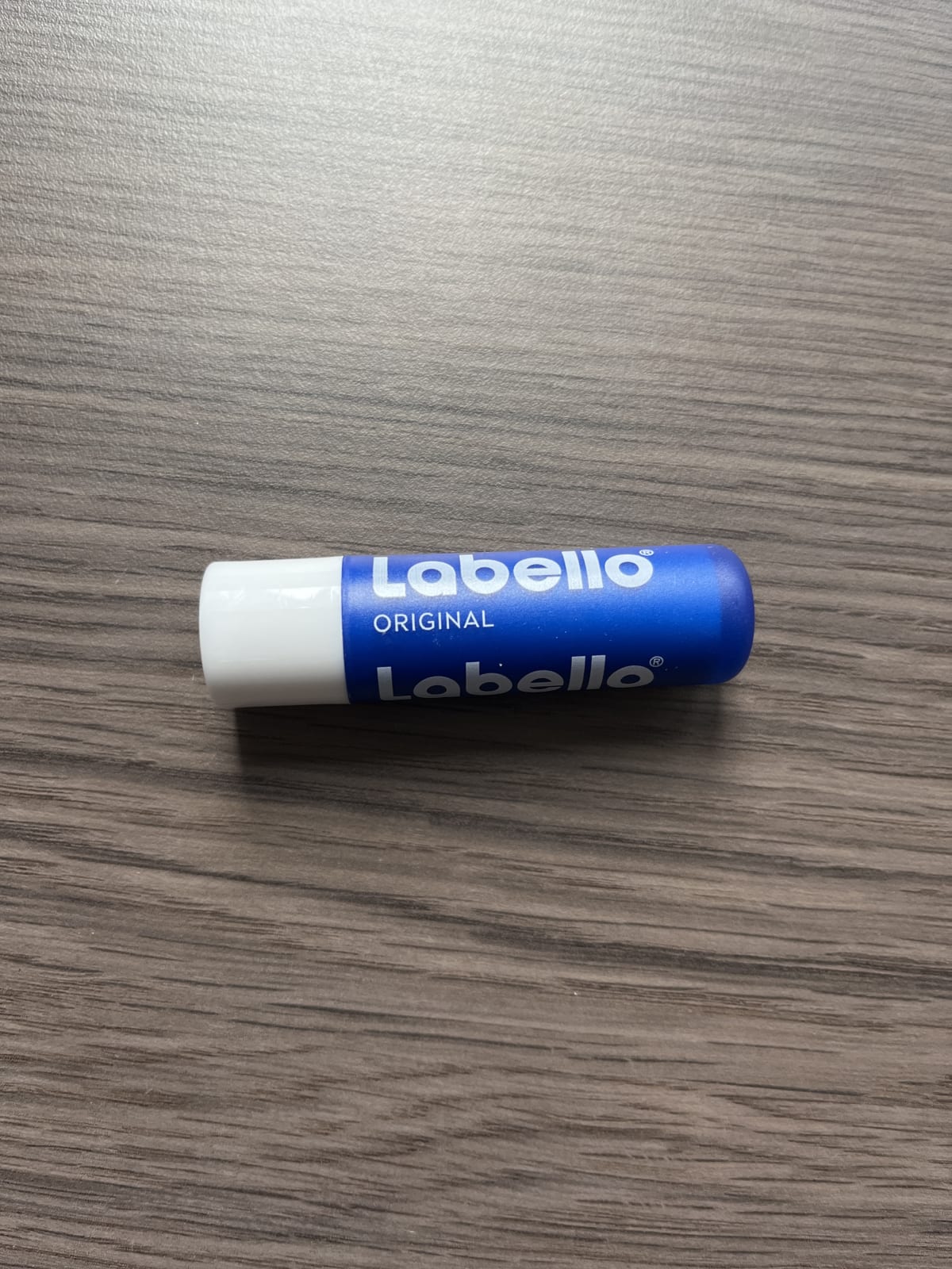 Labello - Lippenbalsem Classic - Lipverzorging - Lipbalm - Droge lippen - 24 uurs werking - Dames - Meisjes - Kunststof - blauw - review image