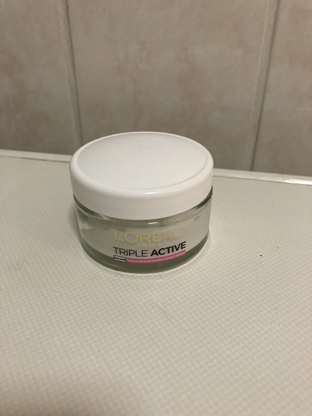 L'Oréal Paris Triple Active Dagcrème - 2 x 50 ml - Voordeelverpakkking - Gecombineerde & Droge Huid - review image