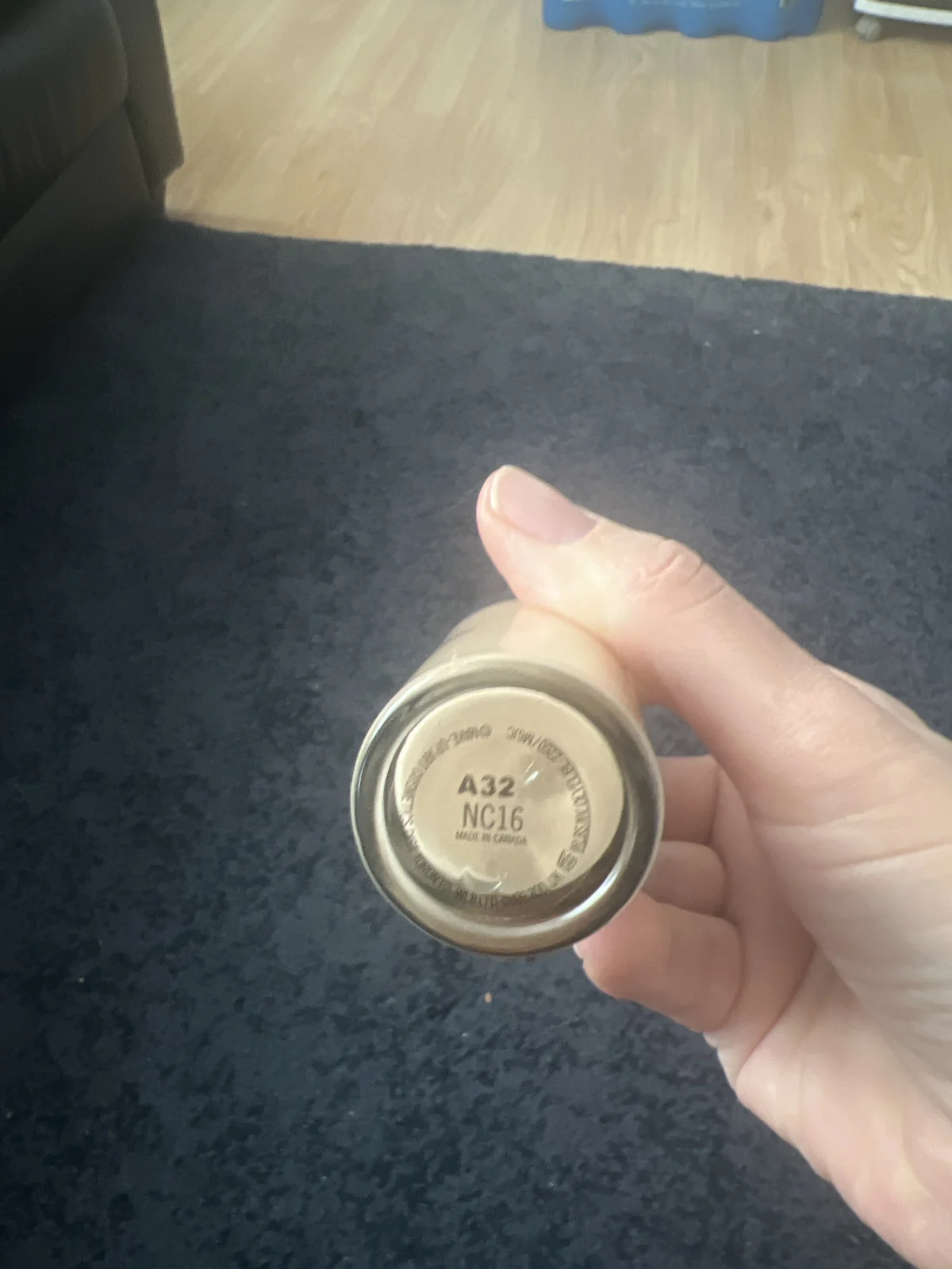 MAC Studio Fix Fluid SPF15 - review image