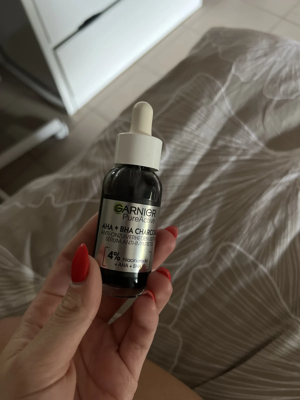 Garnier PureActive AHA + BHA Charcoal Anti-Onzuiverheden Serum - 30ml - review image