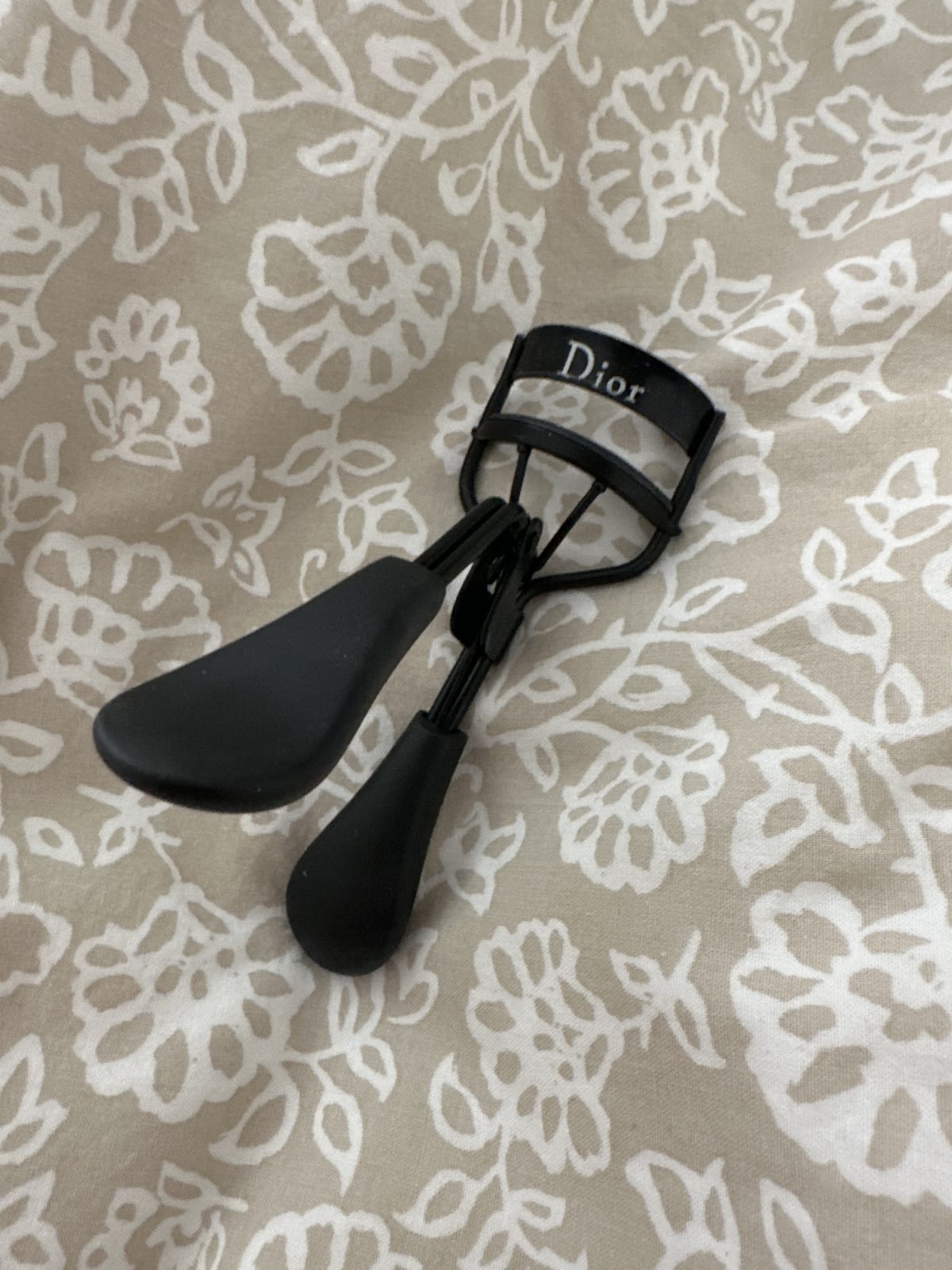 DIOR BACKSTAGE Eyelash Curler Wimperkruller - review image