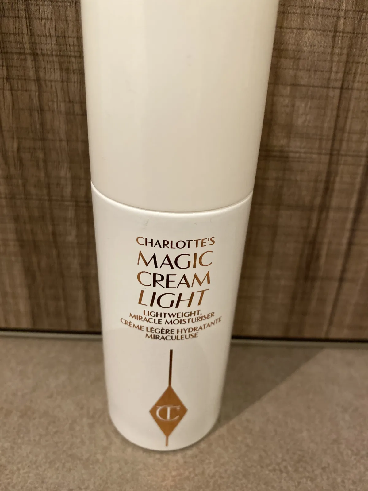 Magic Cream Light Lightweight Moisturiser - review image