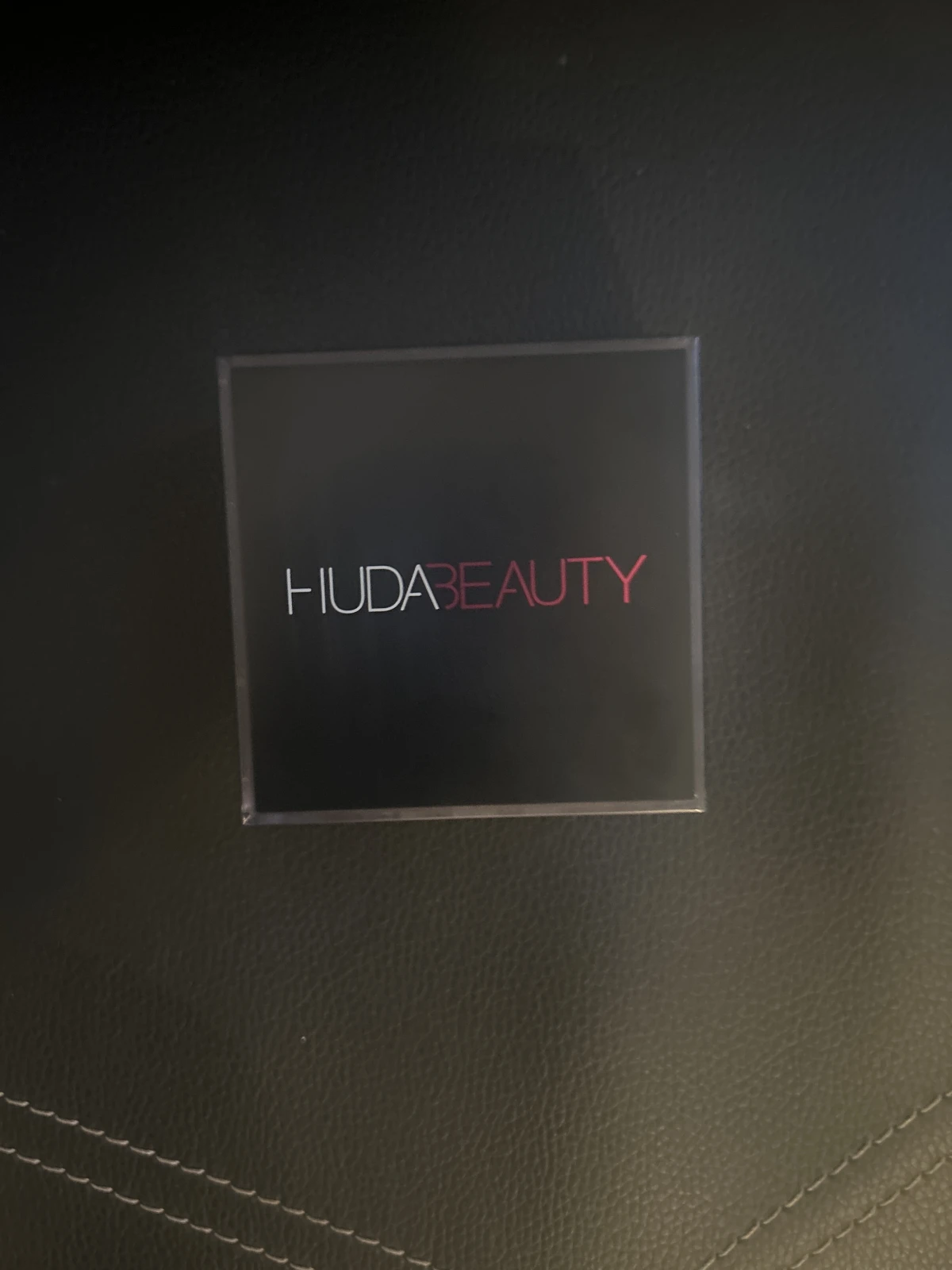 Huda Beauty Easy Bake Loose Powder 20g - review image