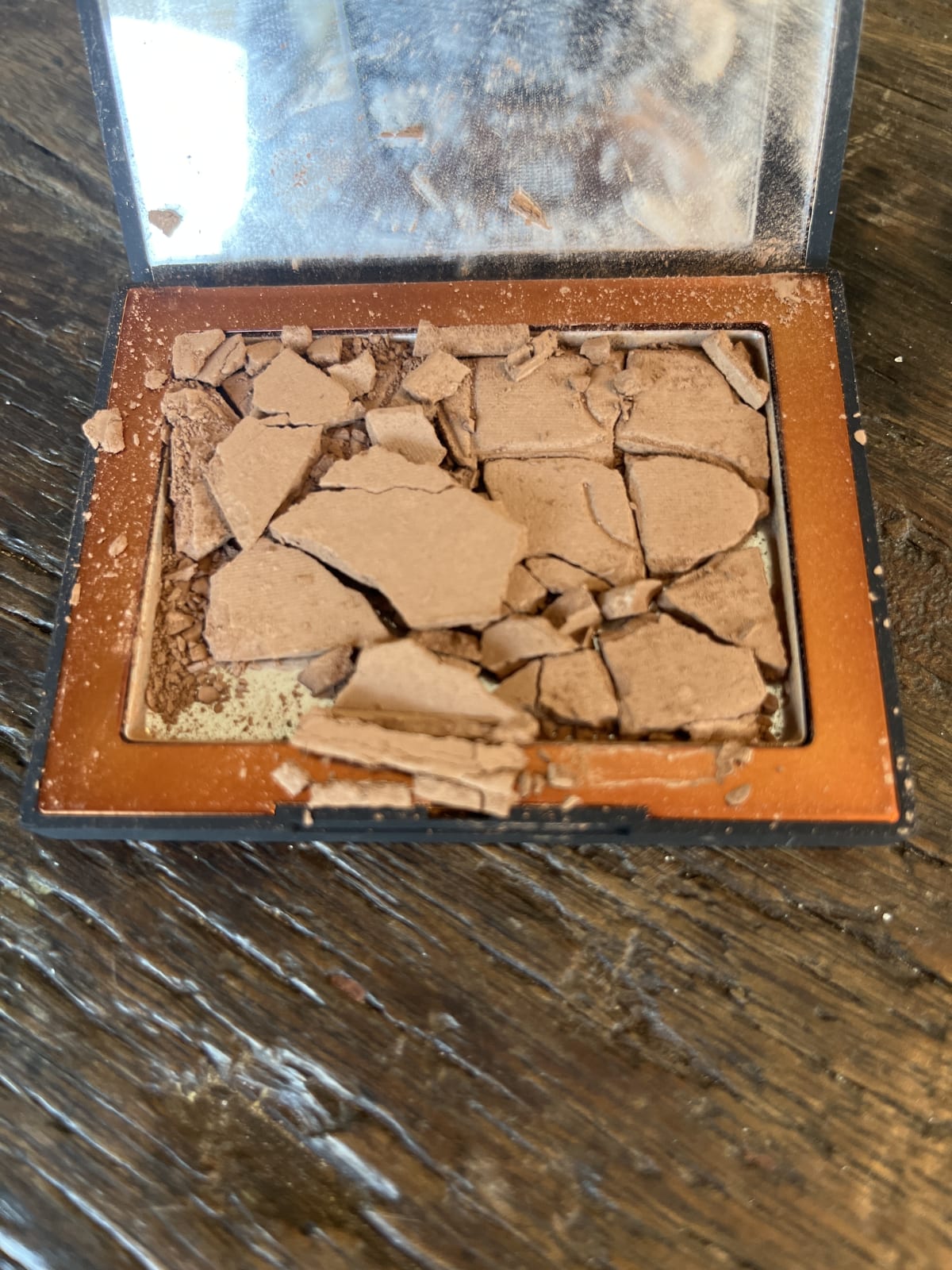 Bronzing powder - review image