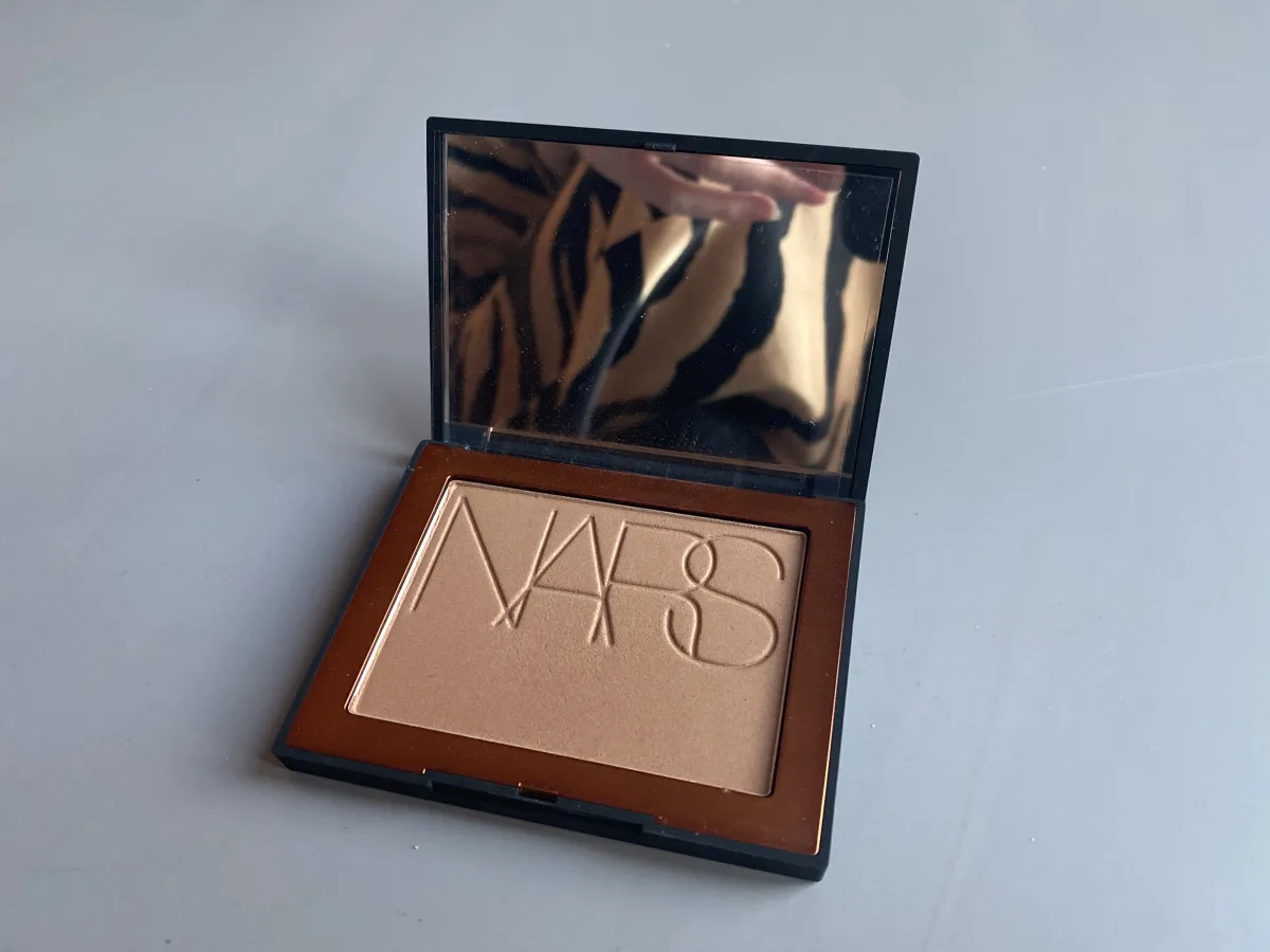 Bronzing powder - review image