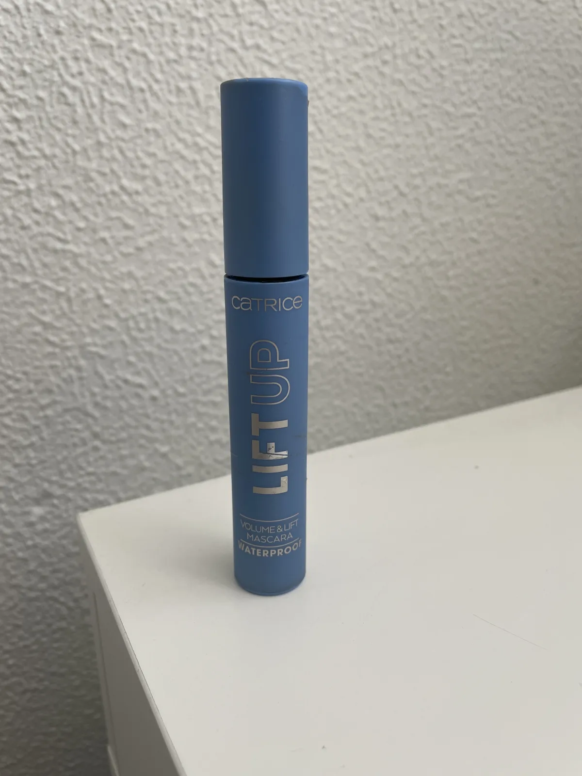 CATRICE LIFT UP Volume & Lift wimpermascara 11 ml 010 Deep Black Waterproof - review image