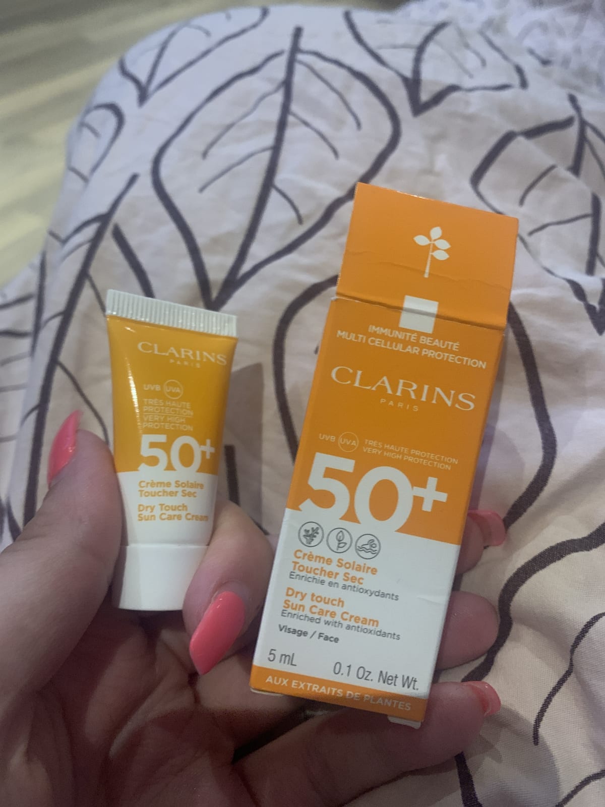 Clarins Invisible Sun Care Stick Spf50 Clarins - Sun Care Invisible Sun Care Stick Spf50 - review image