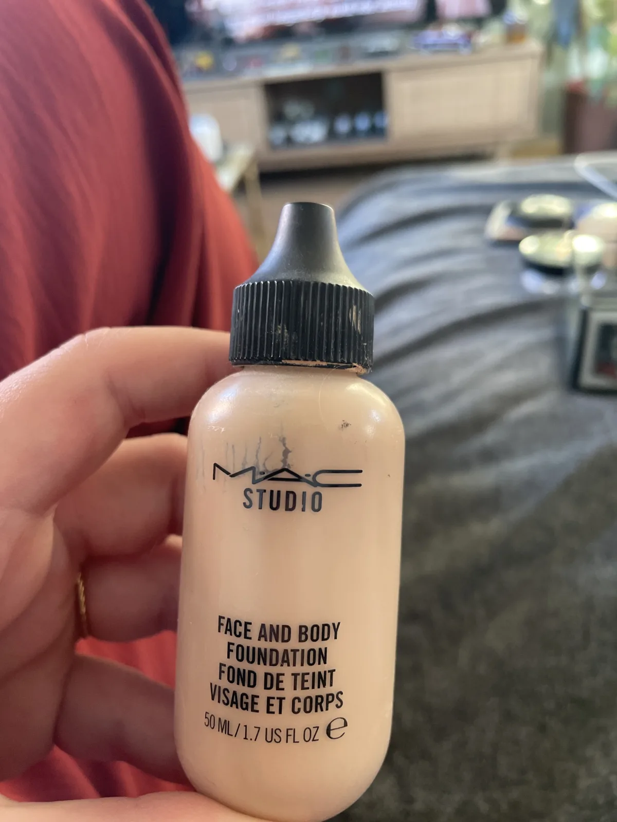 M·A·C -  Studio Face and Body Foundation - review image