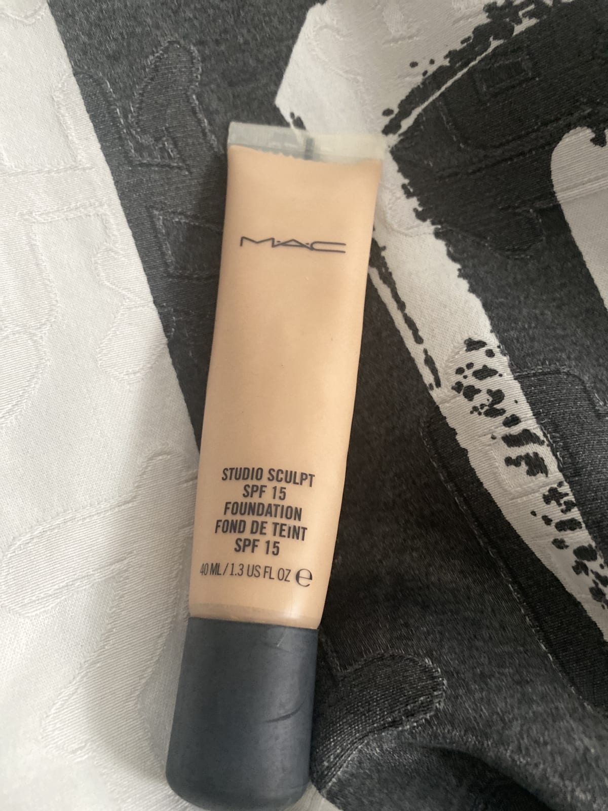 Studio Sculpt Foundation SPF15 - review image