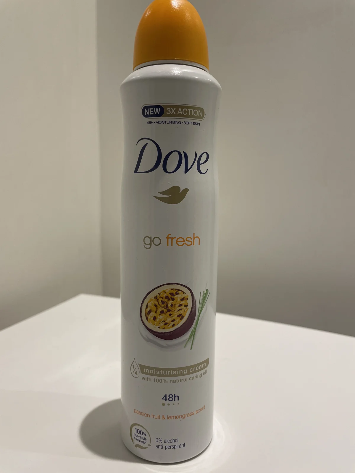 Dove Deodorant Spray Go Fresh Acai Berry en Waterlily 150ml - review image