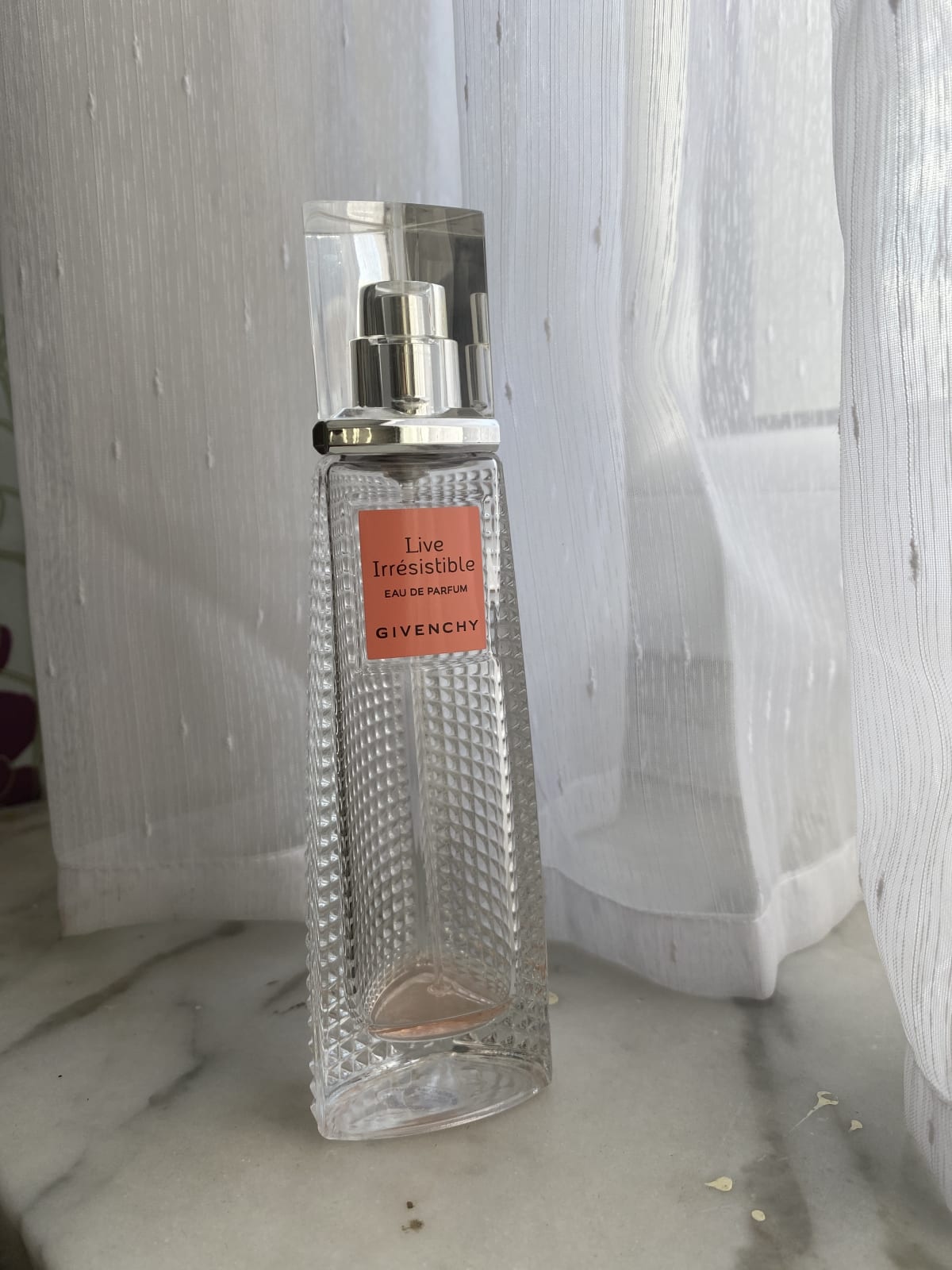 Givenchy Eau De Parfum Givenchy - Live Irrésistible Eau De Parfum  - 50 ML - review image