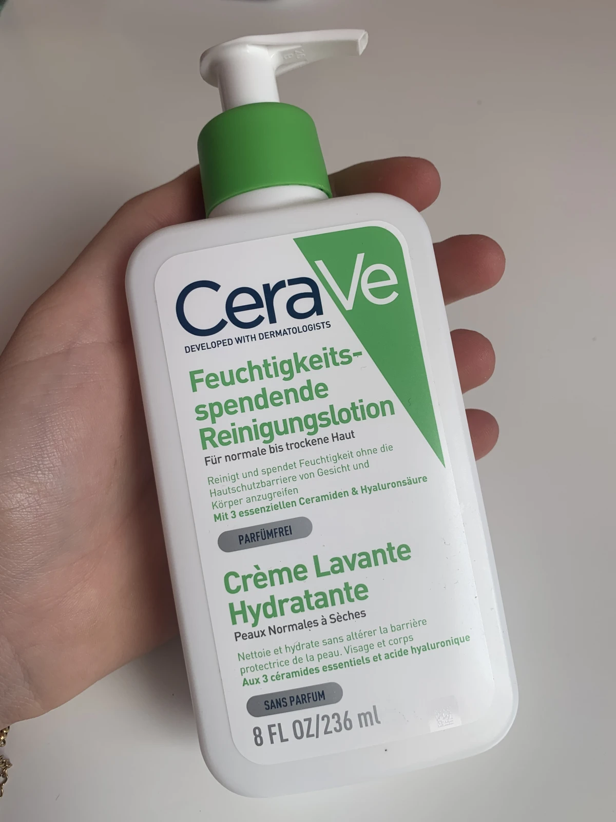 Hydrating Cleanser - review image