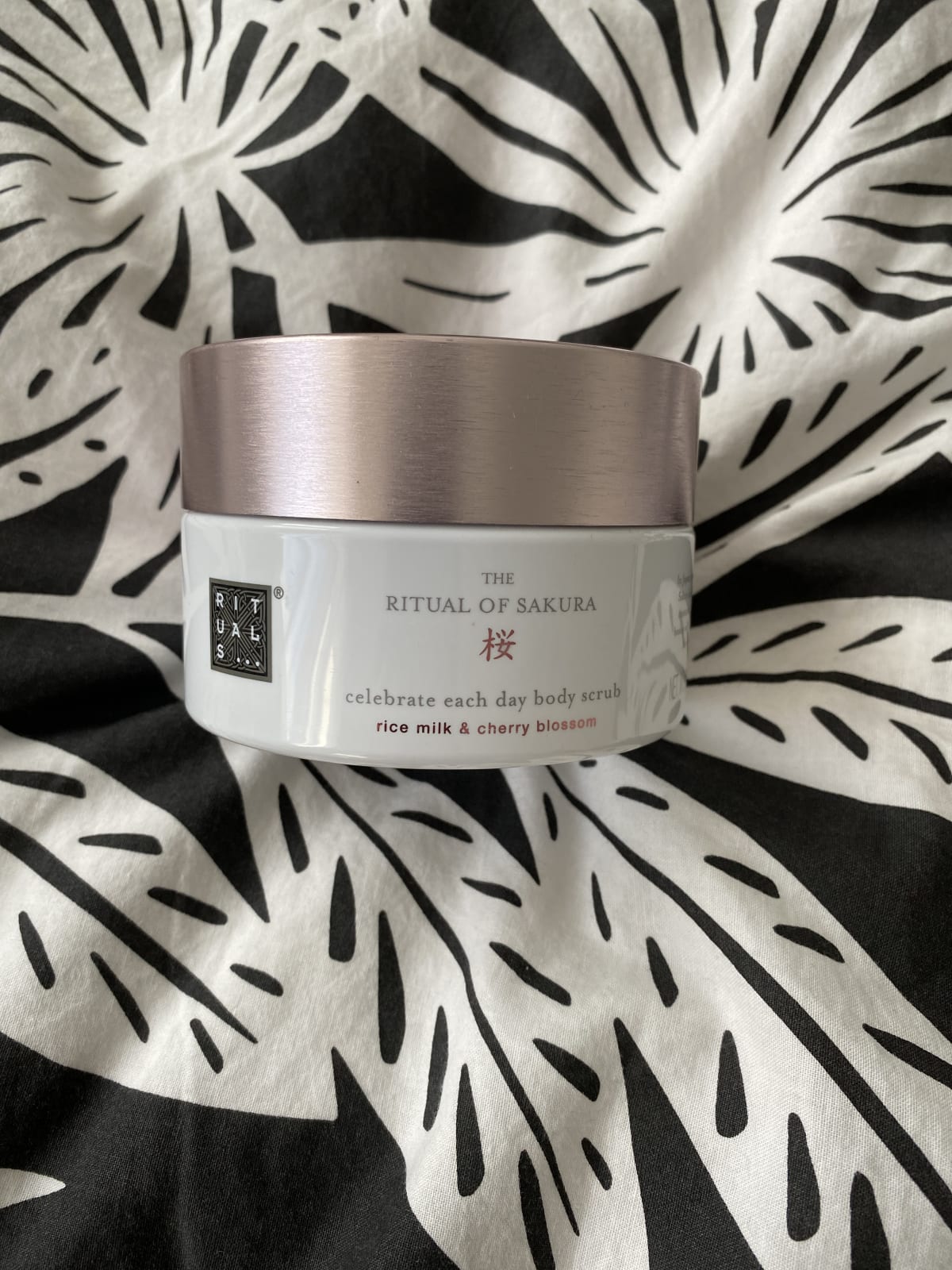 The Ritual of Sakura Body Scrub 375g - review image