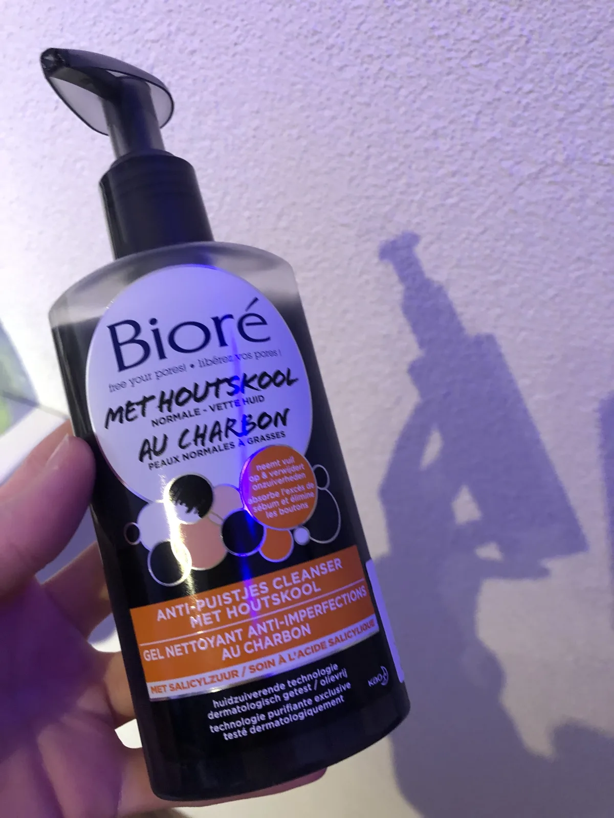 Bioré Houtskool Anti-Puistjes Cleanser 200 ml - review image