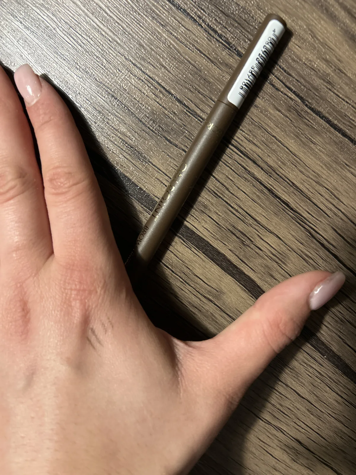 On Point Brow Liner 010 Dark - review image